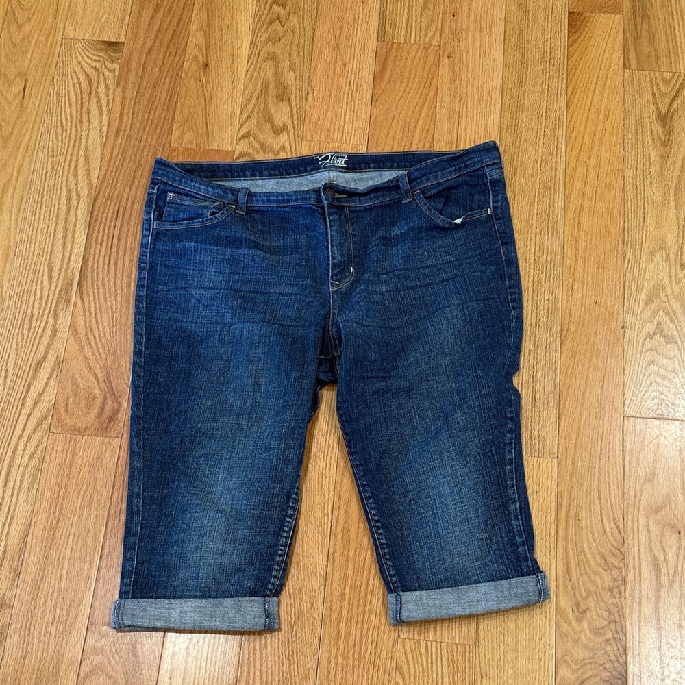 Old Navy Dark Blue Cropped Jean Capris
